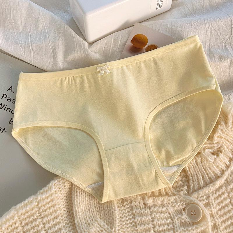 Baumwoll-Damen-Antibakterielle Nahtlose Slips mit mittlerer Taille - Koreanischer & Japanischer Stil: Atmungsaktiv, Einfach, Bequem für Mädchen.