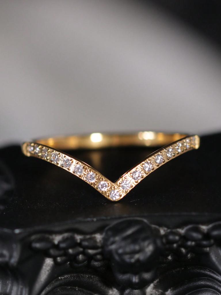 1 Piece Stainless Steel 18K Gold European and American Light Luxury V-shaped Ring Inlaid with Rhinestone Finger Ring