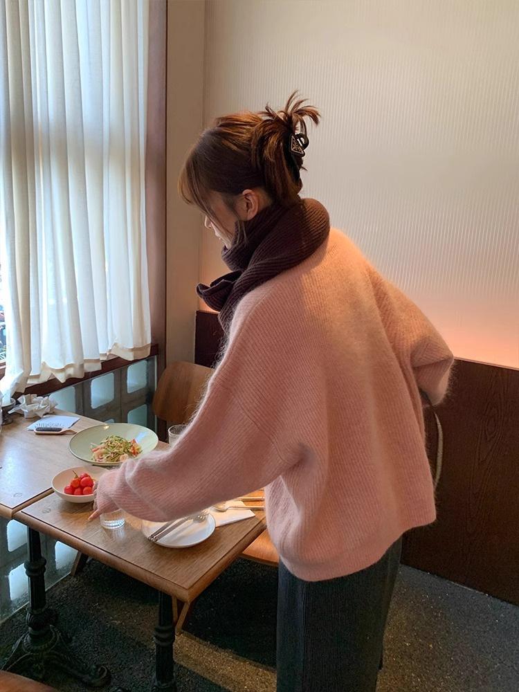 Women's High-End White V-Neck Pullover Sweater - Soft, Loose, Cozy Knit for Autumn/Winter Layering