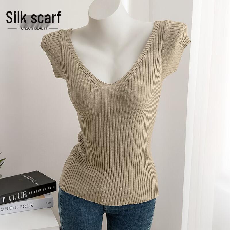 Women s Solid V-Neck Slim Fit Knit Top One Size