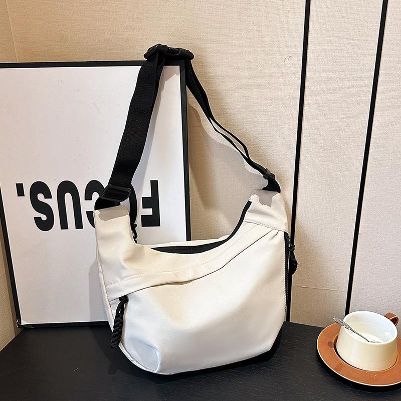 Fashion Commuter Large Capacity Shoulder Bag New Casual Versatile Tote Bag Sports Style Nylon Dumpling Bag