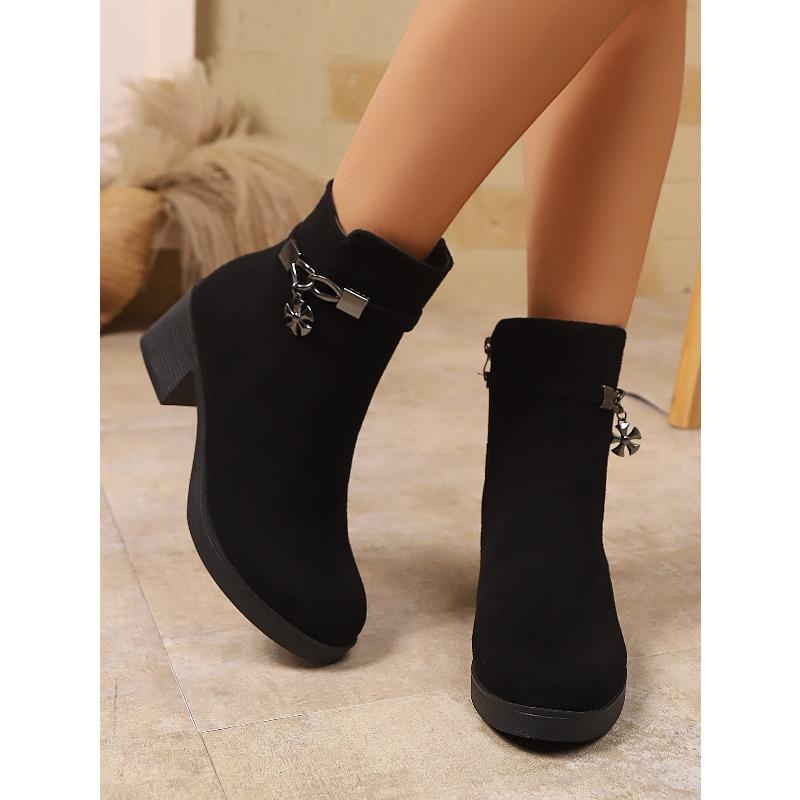 Plus Size Medium Heel Boots 2025 Winter New Thick Heel Suede British Style Metal Chain Martin Boots Women