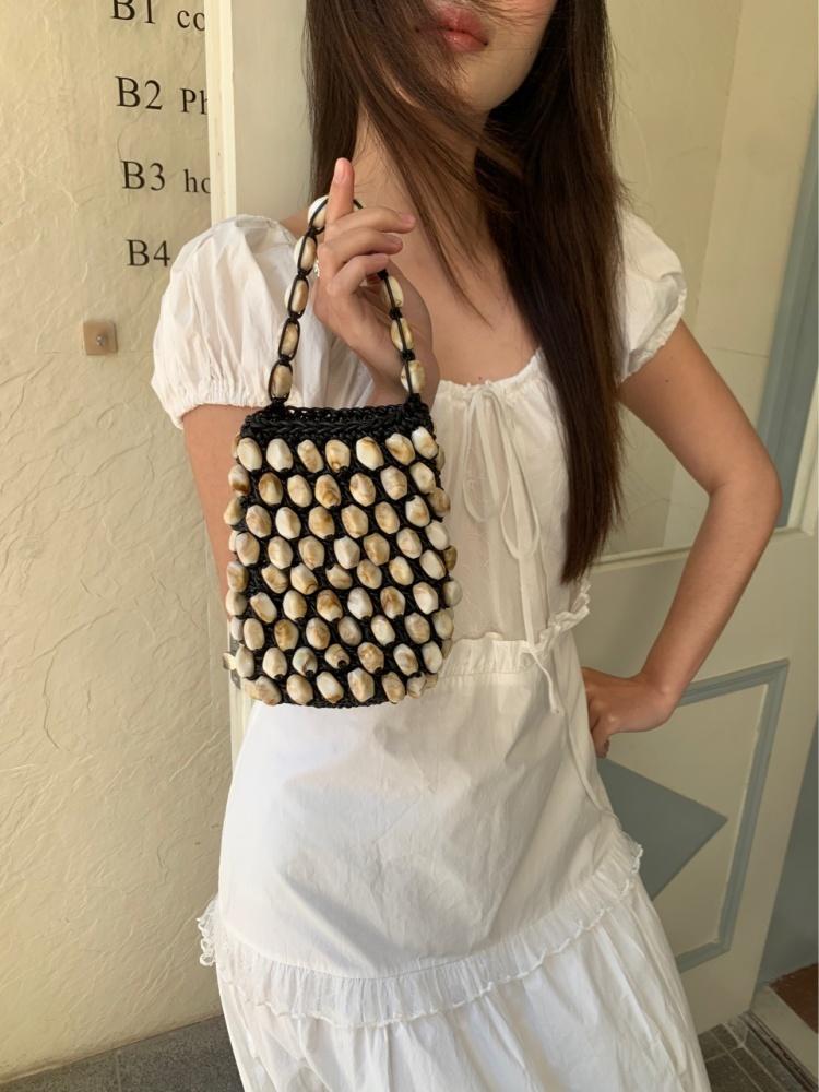 Summer 2026 Shell Decoration Woven Bucket Bag Women's Handmade Beaded Braided Bag Leisure Vacation Round Barrel Shape Handbag