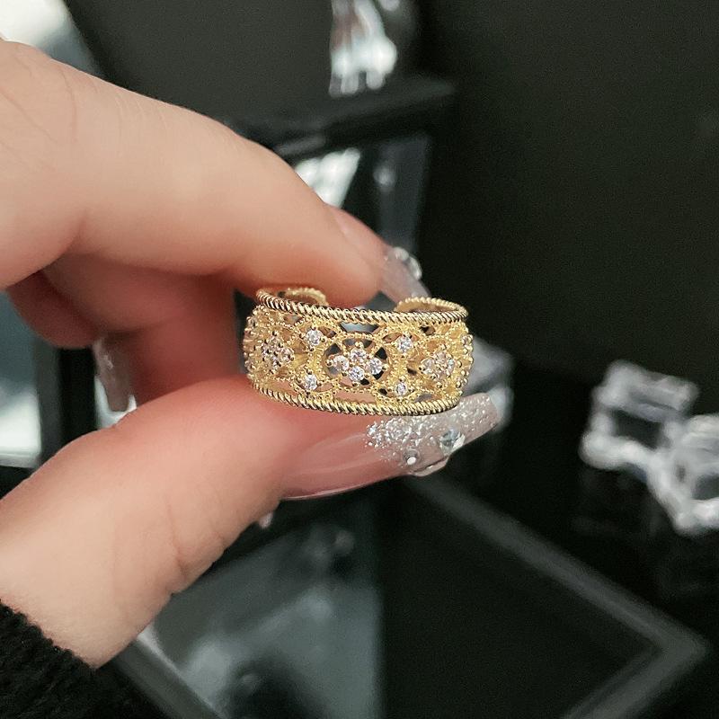 Chinese Retro High-End Open Lace Ring - Women's Court Style Temperament, Niche Design