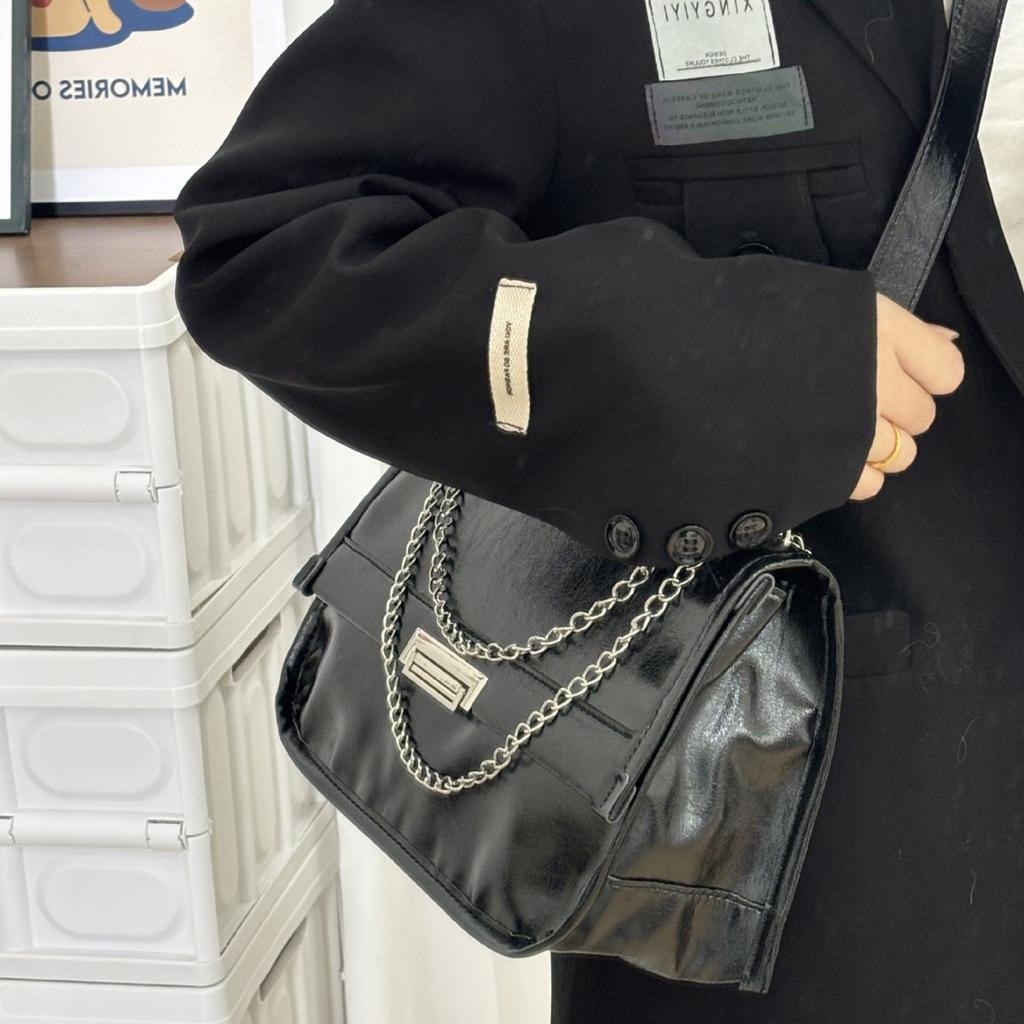Premium Patent Leather Chain Stray Bag Women's Autumn and Winter Large-capacity Commuter Underarm Bag Student Versatile Shoulder Messenger Bag