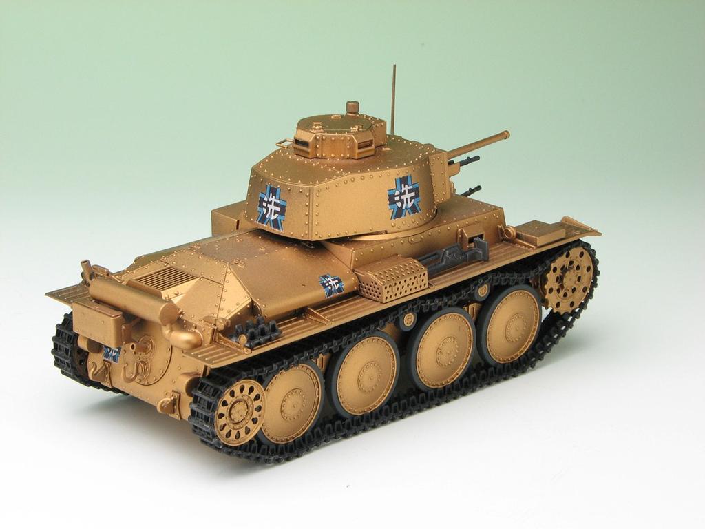 Platts Girls Panzer 38 Tank Team Ver Scale Plastic Model & (t) Kame-san 1/35