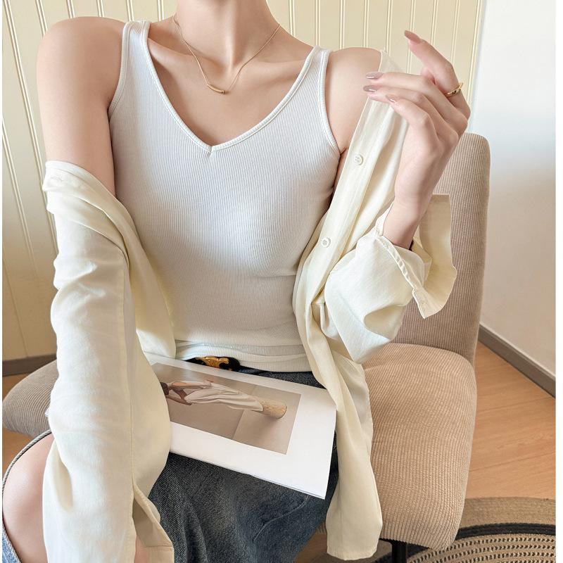 Gestricktes geripptes V-Ausschnitt Unterhemd für Damen zum Tragen unter einem Anzug für Frühling, Herbst und Sommer Sexy Hotties Slim-fit Top