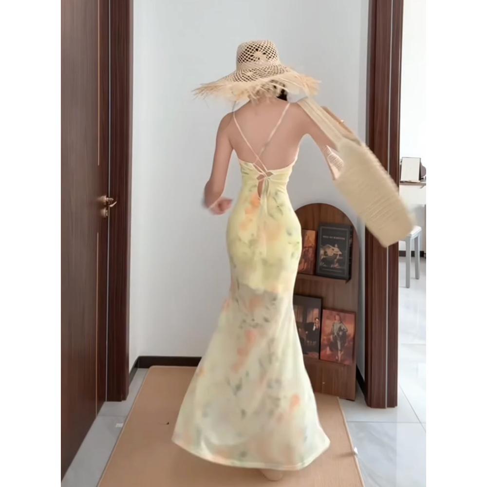 Pure desire to pinch the waist, fishtail skirt, island bright wear, seaside vacation yellow floral suspender hip dress, premium