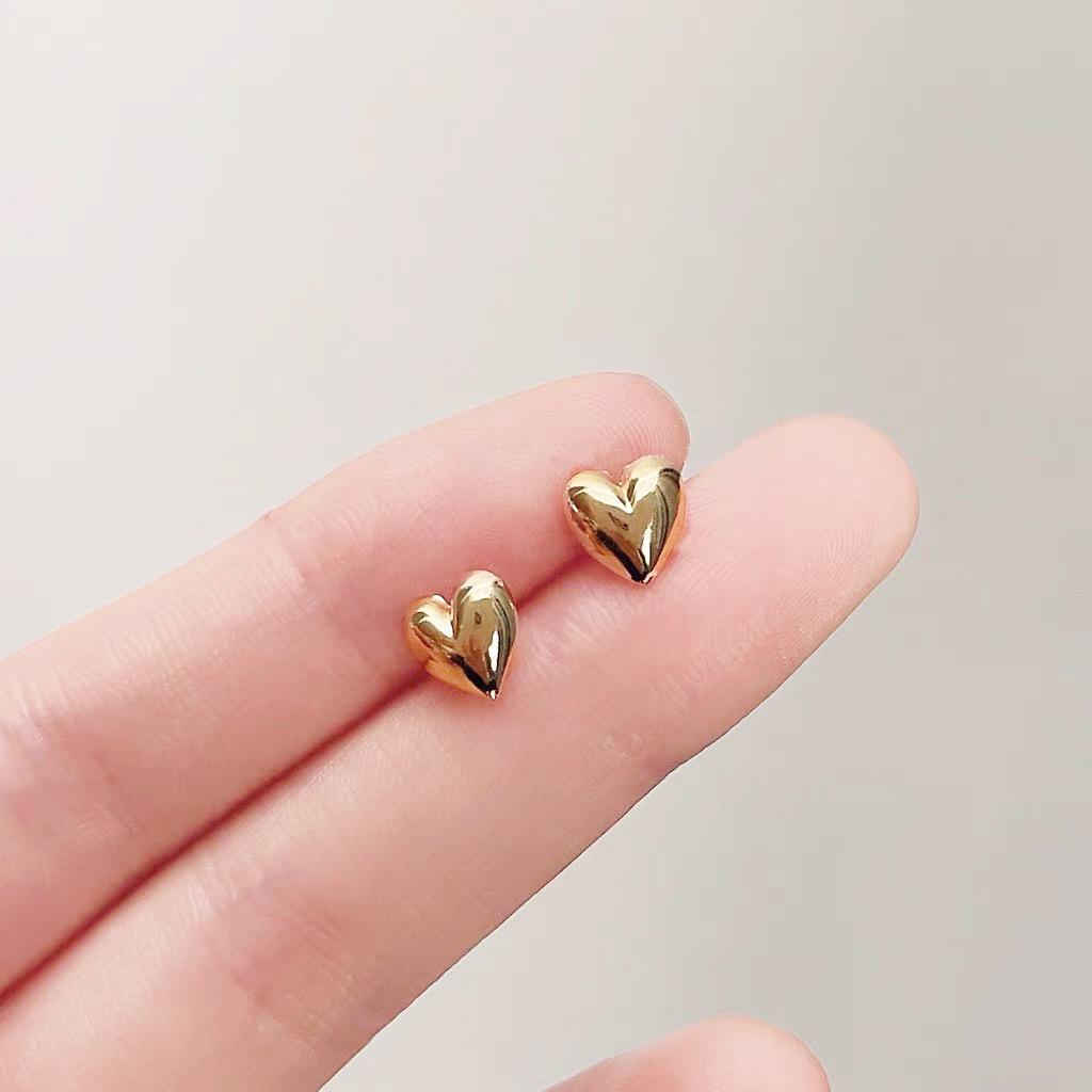 Commute-Style Mini Love Heart S925 Sterling Silver Gold Stud Earrings