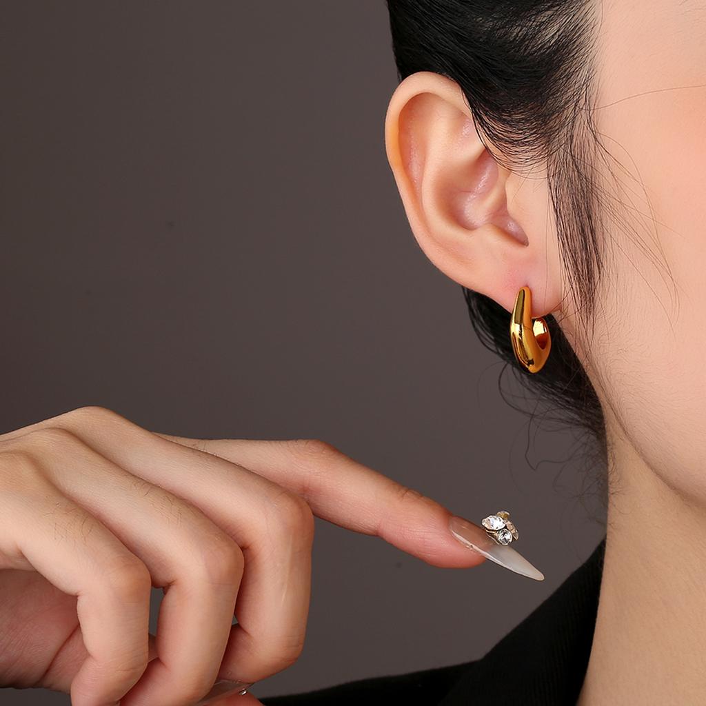 Geometric irregular earrings, commuting versatile, cold wind stud earrings, earrings, one piece will be sent on behalf of others.