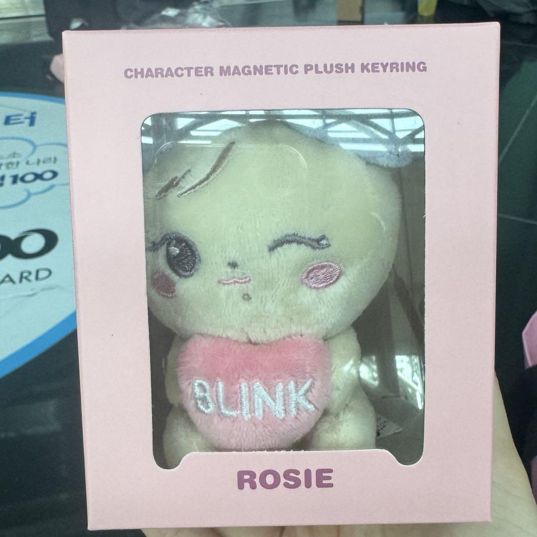 

[Б/У] BLACKPINK ROSIE Магнитный плюшевый брелок