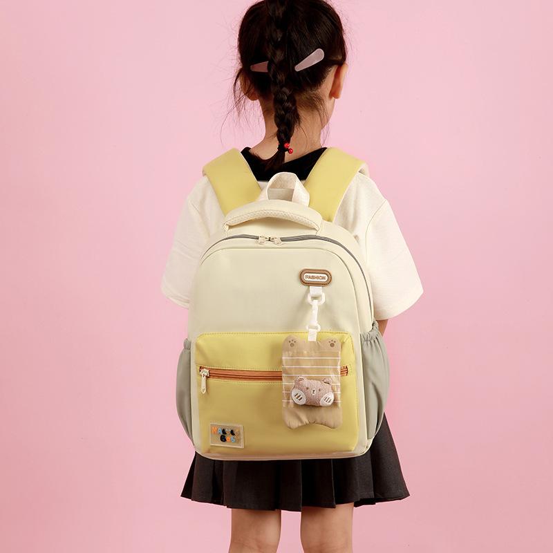New color matching children's backpack cute kindergarten schoolbag casual light travel backpack primary school students