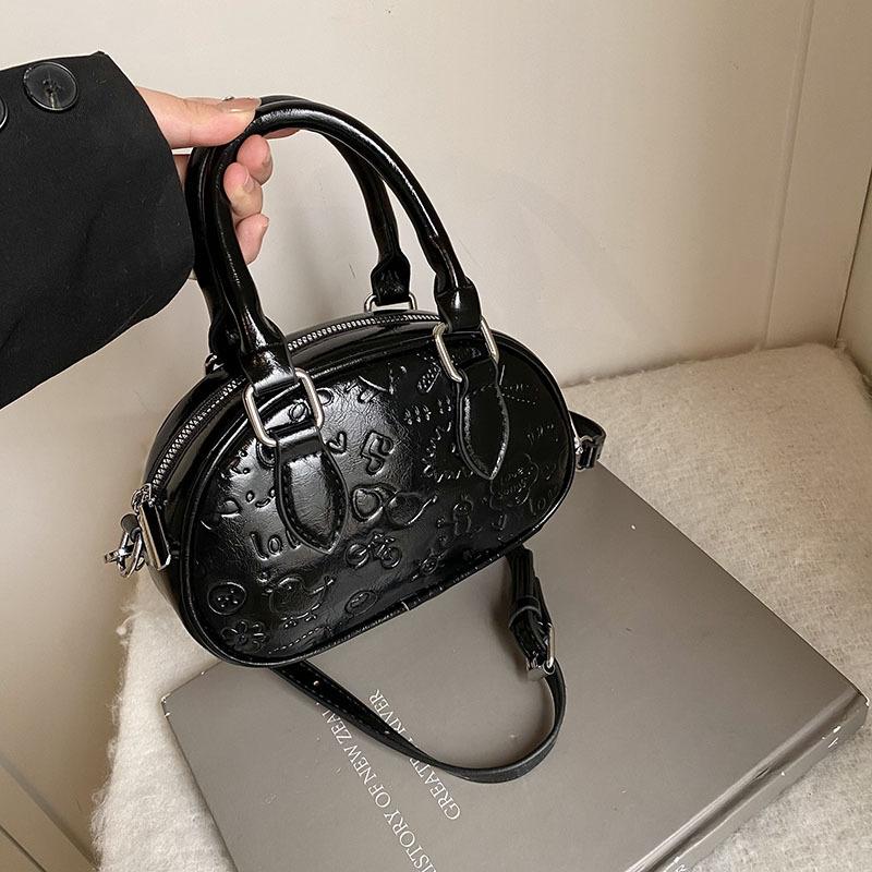 Premium retro small bag women's new versatile shoulder messenger bag hand pillow bag