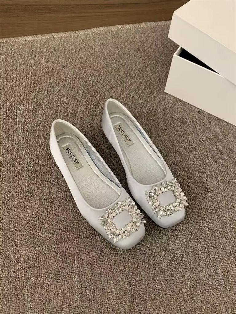 Square buckle ladle shoes women's commuting versatile single shoes French rhinestone shallow mouth flats 2025 new spring and autumn one-pedal