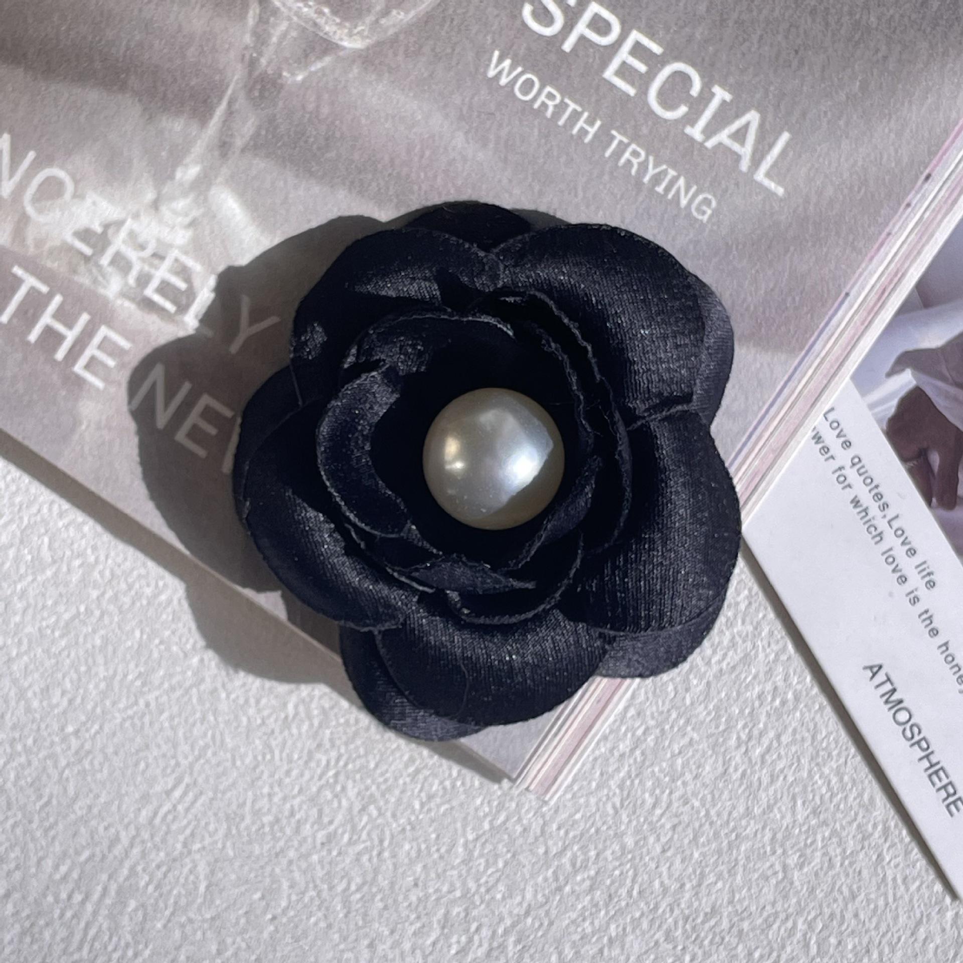 Retro French Camellia Pearl Brooch Hair Clip in Small Fragrance Style