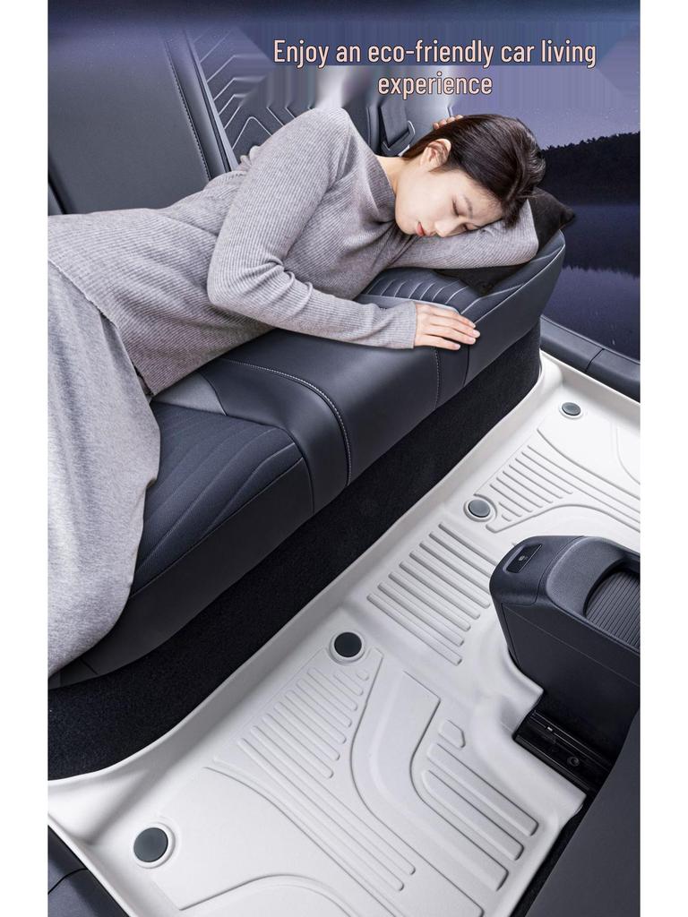 Durable, eco-friendly, odorless TPE floor mats designed for Toyota Reiz, featuring high edges and full enclosure.