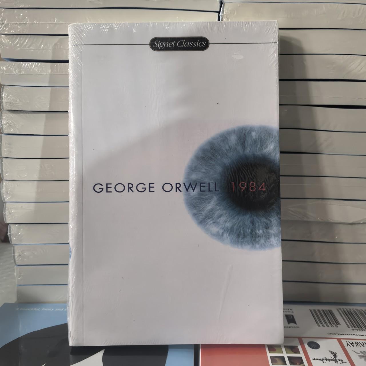 1984: George Orwell s English Edition Novel