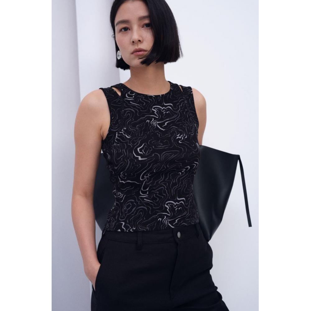 

Жилет в рубчик HM черный