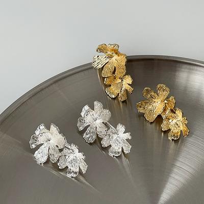 Retro Niche Removable Metal Flower Stud Earrings Women'S Light Luxury Personality Fashion Trend Temperament Versatile Earrings