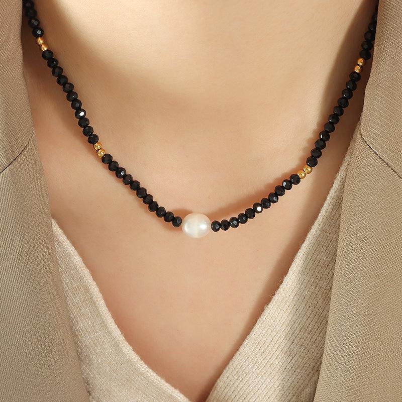 Niche Design Black Glass Bead Necklace with Freshwater Pearl Pendant