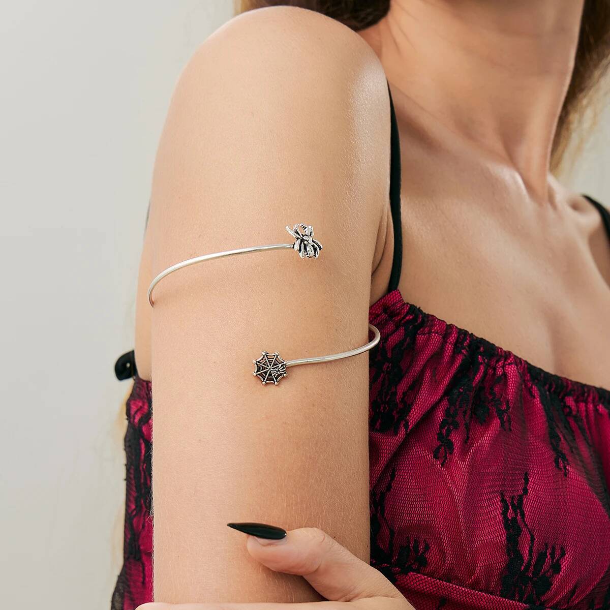 

SHIXIN 7 Styles Gothic Bat Spider Skull Cuff Bracelet for Women Retro Jesus Cross Opening Bangle Arm Bracelet Halloween Jewelry