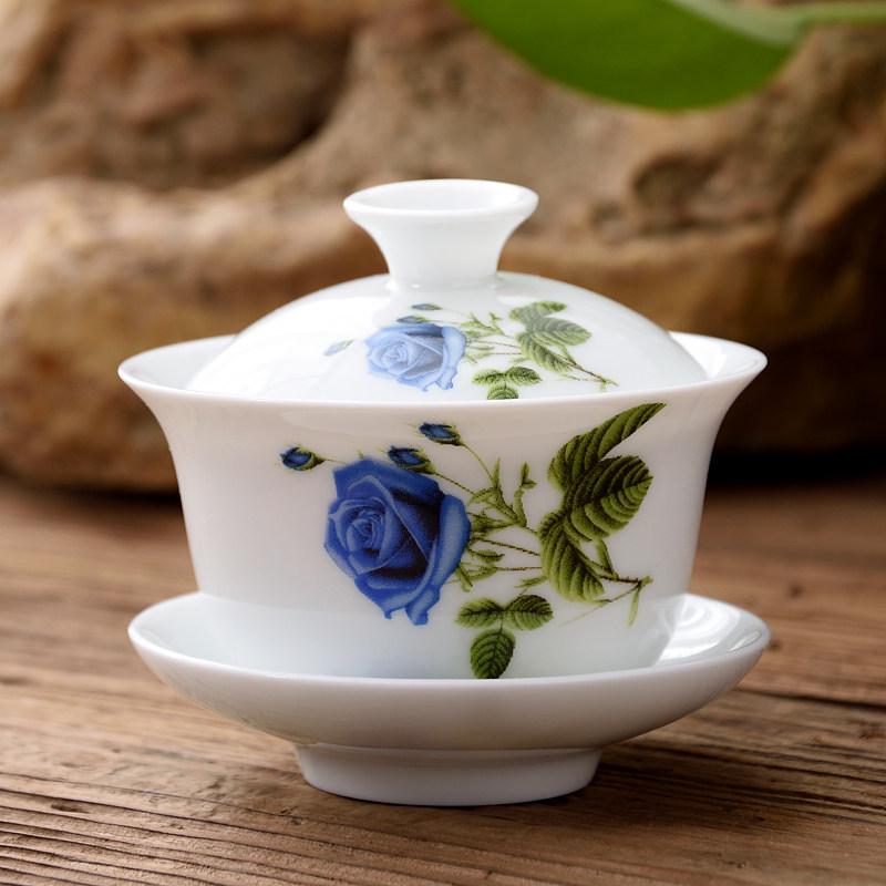 Blue and White Ceramic Gaiwan Tea Set: Small Tea Bowl & Tasting Cup with Concave Lid.