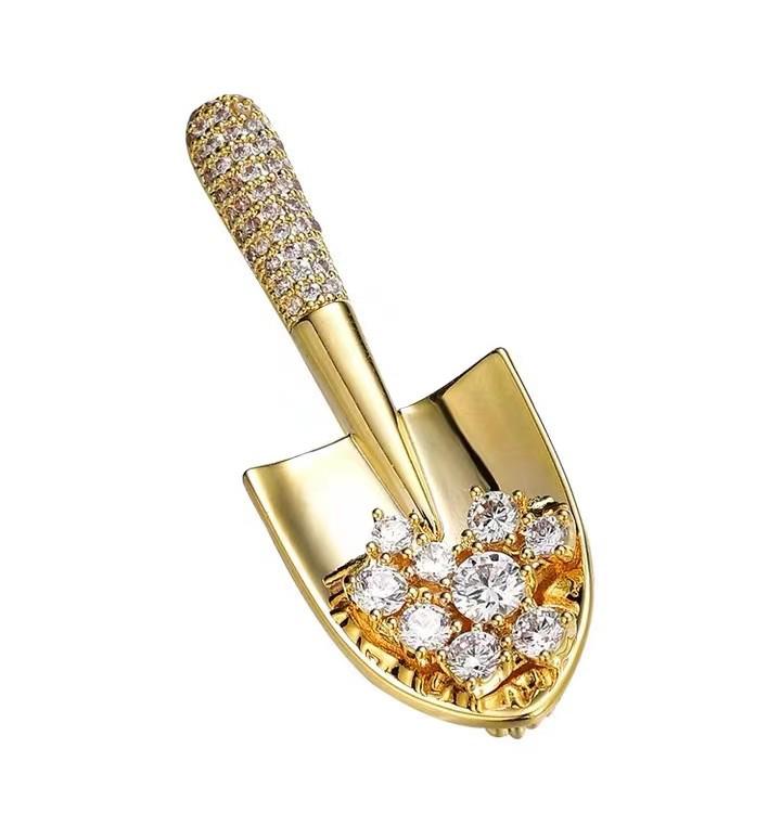 Elegant Gold Shovel Brooch: Trendy, Exquisite High-End Pin for Women