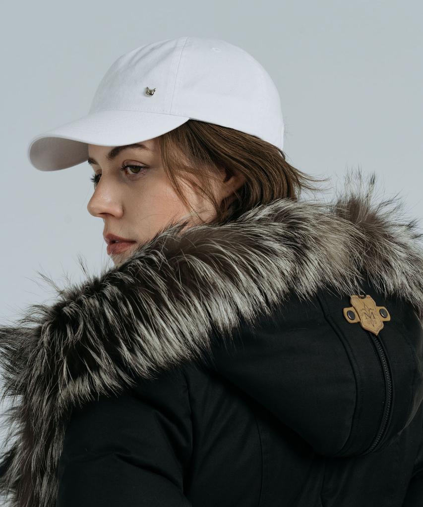DOLIGRAM Basic Cat Rivet Washed Cap White