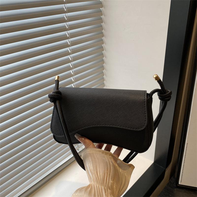 

New fashionable solid color casual versatile simple shoulder bag underarm bag beautiful temperament daily commuter women s bag чёрный