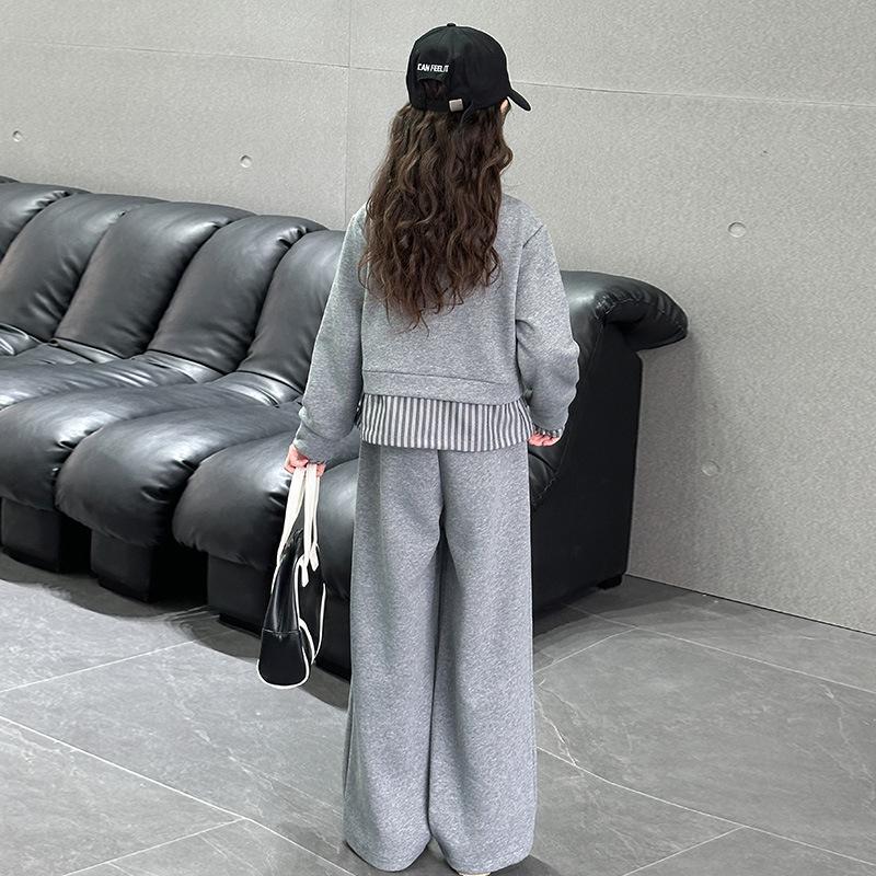 Girls' 2025 Fleece-Lined Set: Trendy Two-Piece Striped Top & Casual Pants for Autumn/Winter