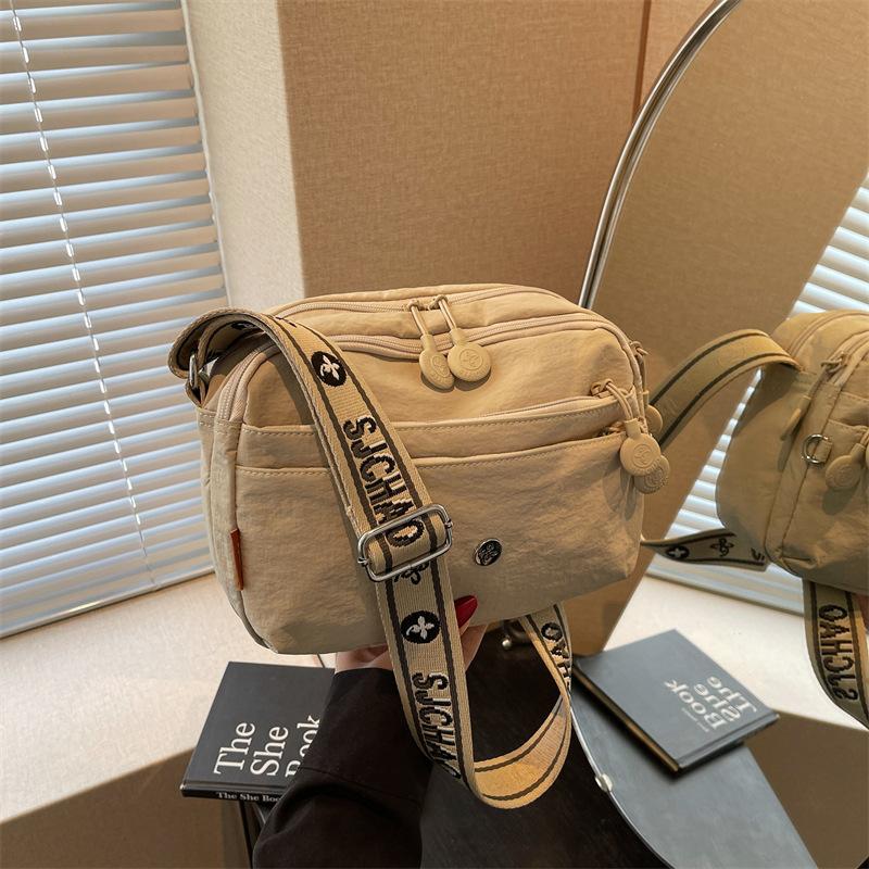 Women's Bag New Casual Versatile Multi-layer Large-capacity Shoulder Messenger Bag Fashionable Commuter Small Square Bag Tide