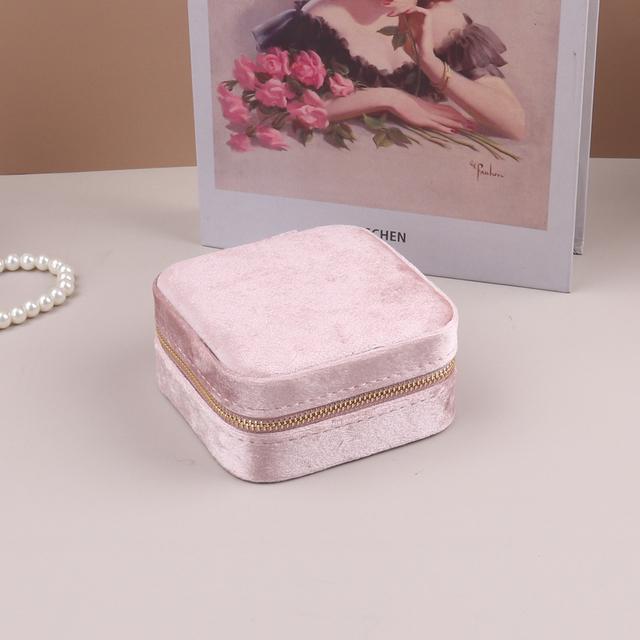Clever Compartmentalized Design Small Body Hand Moving People Velvet Multifunctional Protection Jewelry Double Storage Box