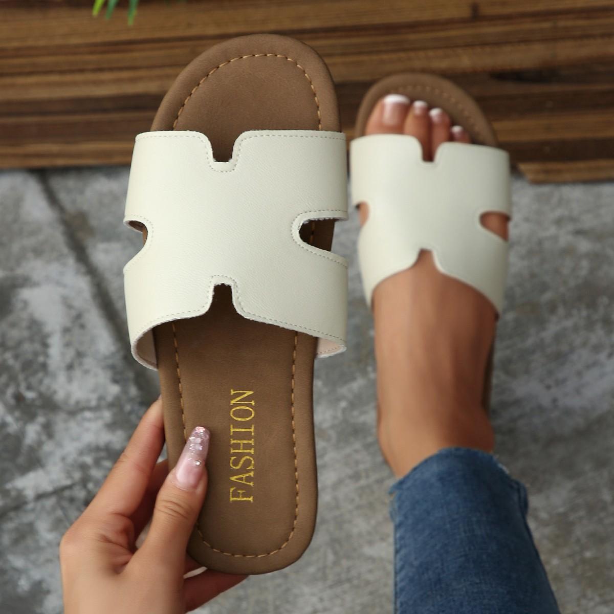 

Модные универсальные женские сандалии на плоской подошве лето 2025 новинка женские шлепанцы для пляжного отдыха 35