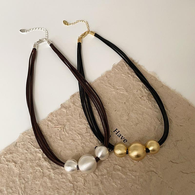 Brushed Metal Ball Pendant, Multi-Layer Necklace, Women'S Niche, Unique Personality, Fashion Temperament, Neck Chain, Collarbone Chain.