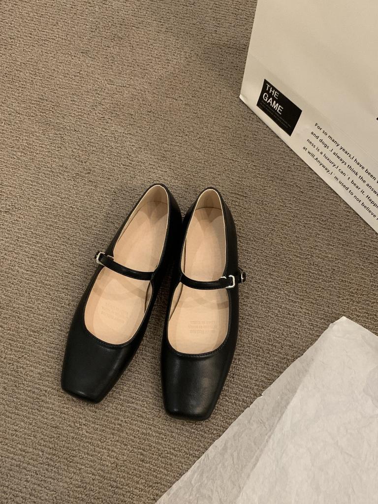 Scarpe basse a tacco spesso Mary Jane da donna con punta quadrata retrò bocca bassa versione coreana stile fata delicata nuove primavera e autunno 2024