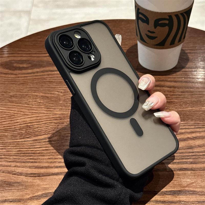 Applicable to iPhone16 imitation hardware fine hole magnetic suction mobile phone case Apple 16promax skin matte lens film 15