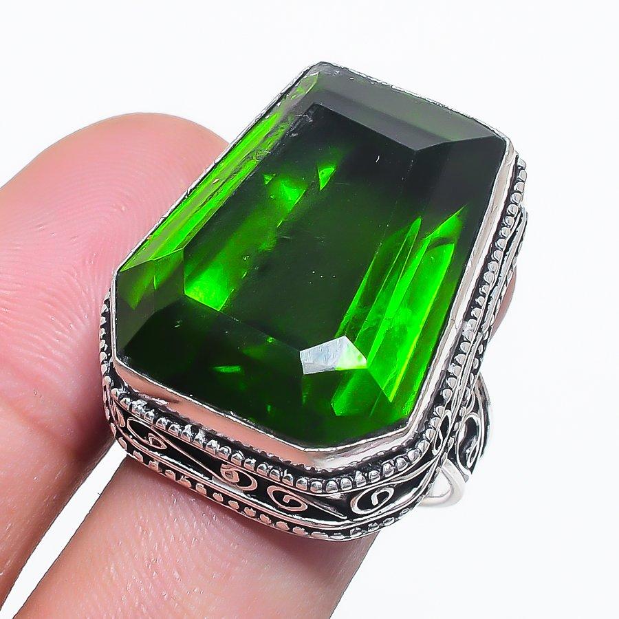 Peridot Gemstone 925 Sterling Silver Jewelry Ring Size 9.5