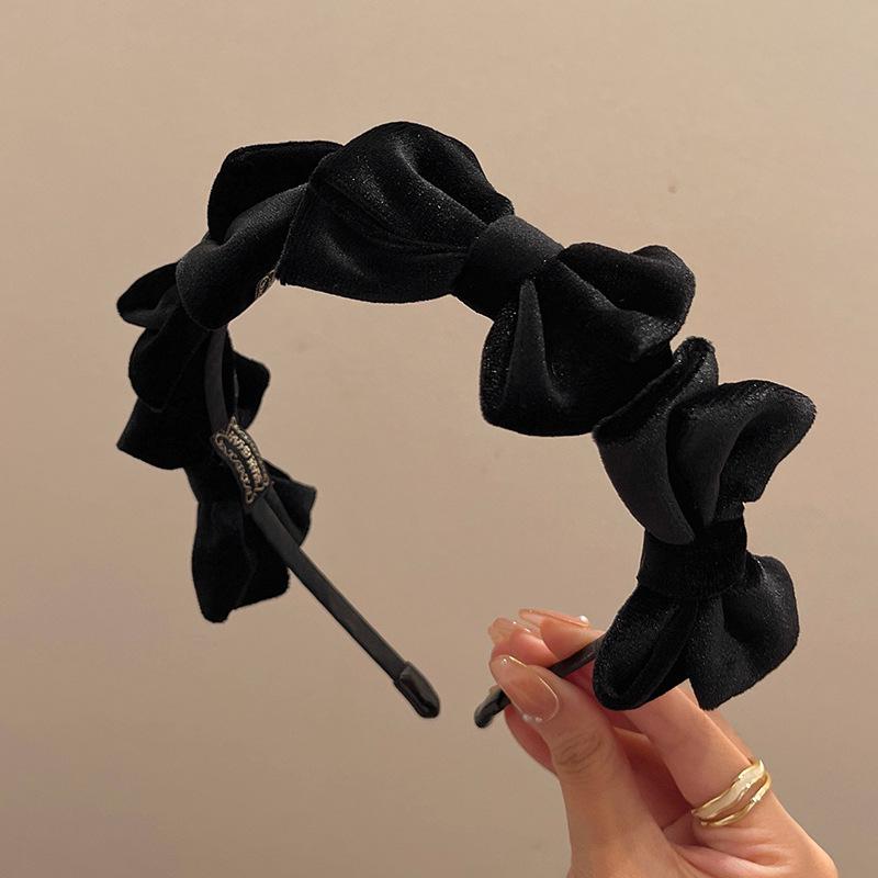 

Элегантный 3D-бант: Женская ретро-повязка на голову из черного бархата — новинка 2022 года в категории High-End Fashion