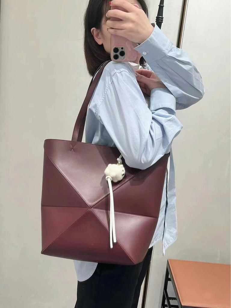 High-Quality Top Layer Cowhide Geometric Folding Tote Bag with Large Capacity