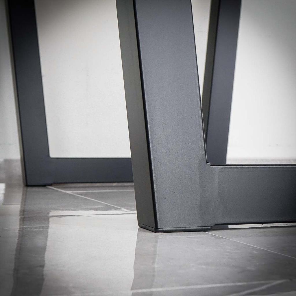 WIDE TRAPEZOID leg 82x71 BLACK