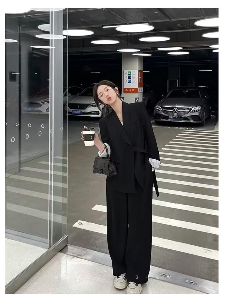 

Жіночий весняно-осінній комплект вільного крою: блейзер і штани широкого крою 3XL