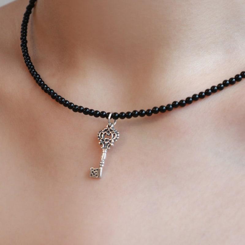 Less is more Onyx Antique Key Necklace