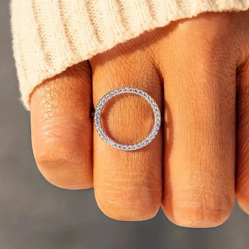 Trendy Circle Design Rings with Sparkling Cubic Zirconia Female Simple Stylish Finger Accessories Delicate Party Jewelry