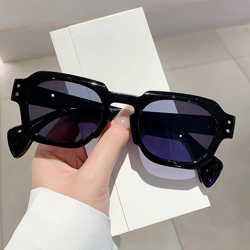 

Polygon Classic Rivet Sunglasses Women For Men Vintage Sun Glasses Luxury Brand Designer Punk Popular Olive Green Eyeglass