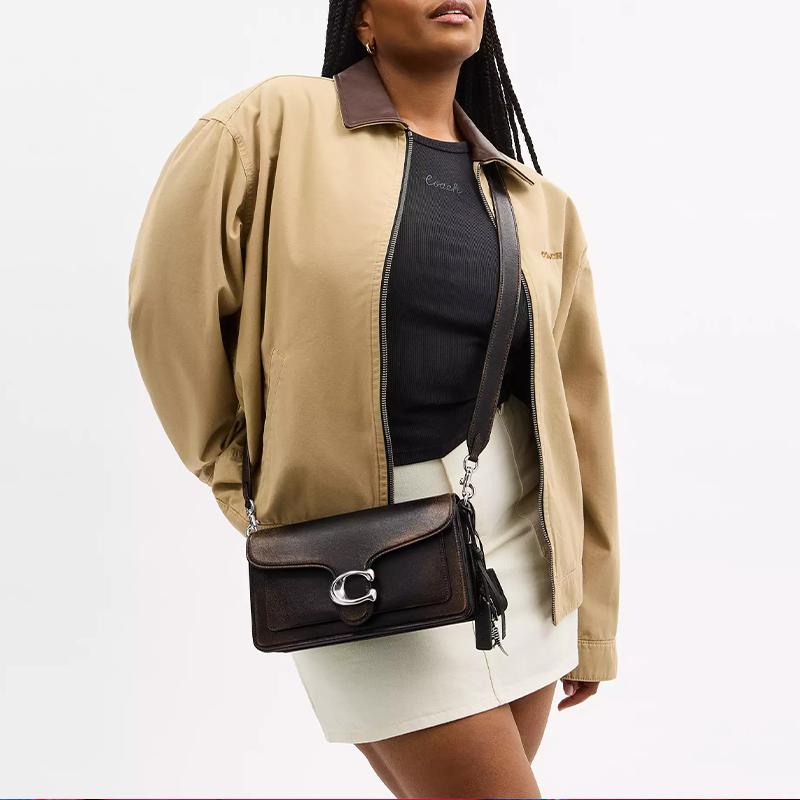 Coach Tabby 26 Forma a C Hardware Borsa a Tracolla in Pelle Vintage Media Borse da Donna Tè Chiaro CBH35-LHPMZ
