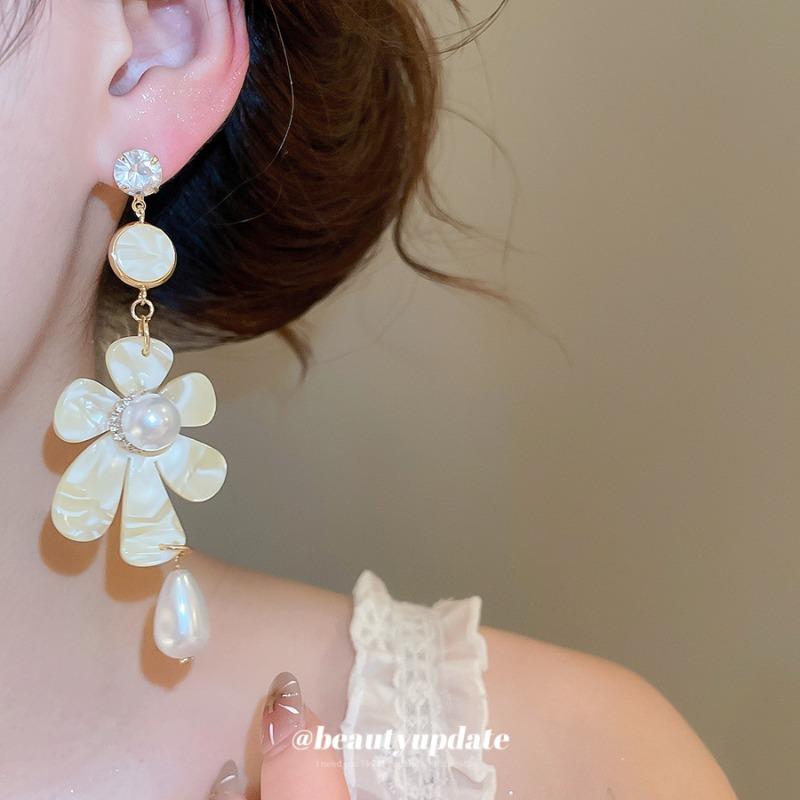 Romantic Waltz~ French retro flower pearl earrings light luxury high-end stud earrings long fringed earrings for women