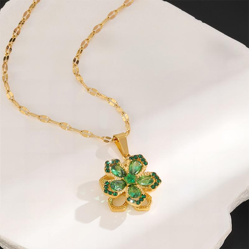 Titanium Steel Necklace, Five-leaf Flower Zircon Necklace, Light Luxury Niche Women's Collarbone Chain, Rotatable Non-fading Necklace Jewelry