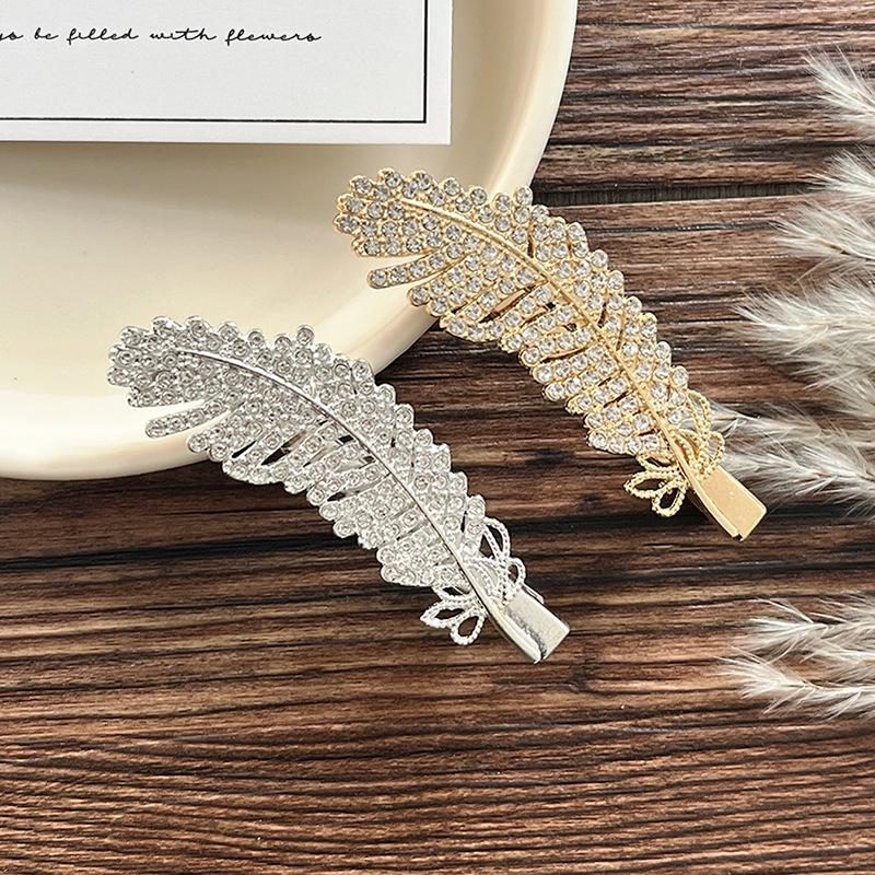 Luxury Feather Design Sparkling Rhinestone Leaf Hair Clips Glittering Leaf Duckbill Hair Barrettes Hairpins for Women Stylish Hair Accessories
