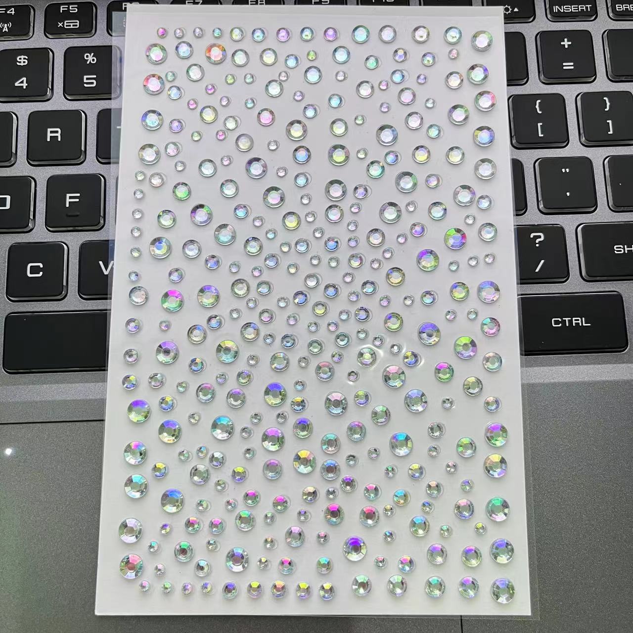 

1 шт., лазерная наклейка с кристаллами и бриллиантами, татуировка «сделай сам», лицо, глаза, макияж, наклейки со стразами, одноразовая акриловая наклейка с жемчугом, самоклеящаяся