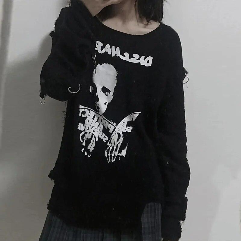 

Черная готическая женская хлопковая футболка женская Свободная футболка с длинными рукавами и открытыми плечами с принтом черепа Dark Goth Kawaii нерегулярный топ L чёрный